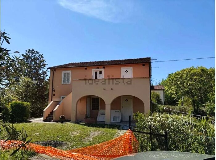 Casa quadrilocale in vendita in Castelnuovo Magra