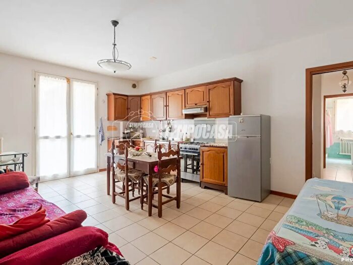 Appartamento trilocale in vendita in Via Gian Battista Bassi, Massa Lombarda