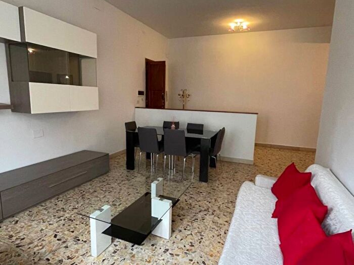 Appartamento trilocale in affitto in Via delle Mura Urbane, Vergine, Pistoia