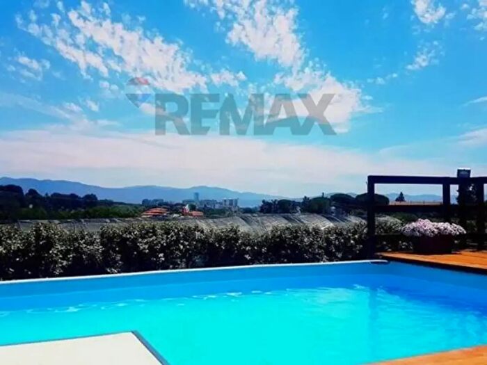 Casa con 6 locali in vendita in Follonica