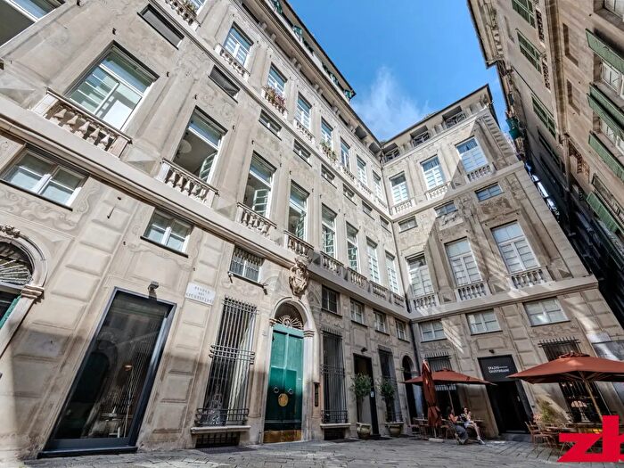 Appartamento con 7 locali in vendita in Piazza Giustiniani, Genova