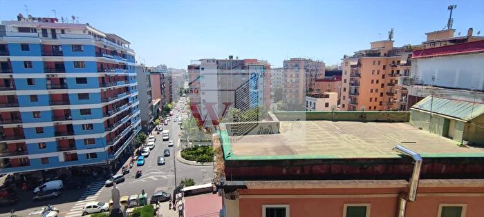 Appartamento con 5 locali in vendita in Piazza Arenella, Napoli