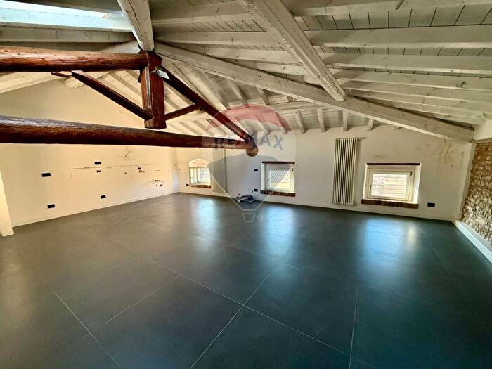 Appartamento trilocale in affitto in Centro, Castiglione delle Stiviere