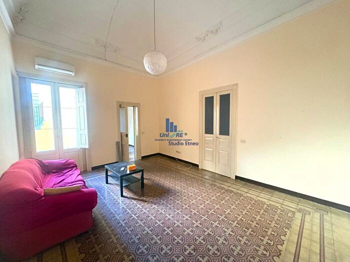 Appartamento trilocale in affitto in Via Picanello, Picanello, Catania