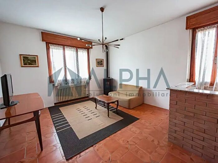 Appartamento trilocale in vendita in Via Cavo, Borgocarbonara