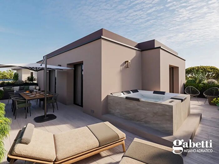 Appartamento con 5 locali in vendita in Via Bixio, Riccione