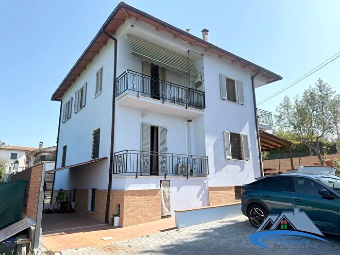 Casa con 11 locali in vendita in Strada Santa Giusta, Terni