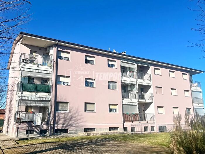 Appartamento trilocale in vendita in Piazza Monsignor Angelo Jacomuzzi, Cambiano