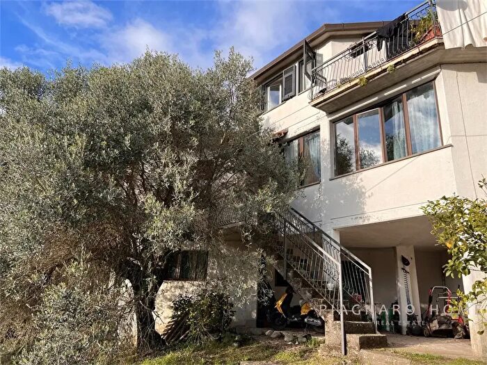 Casa con 9 locali in vendita in Via Chiosi Alti, Pontremoli