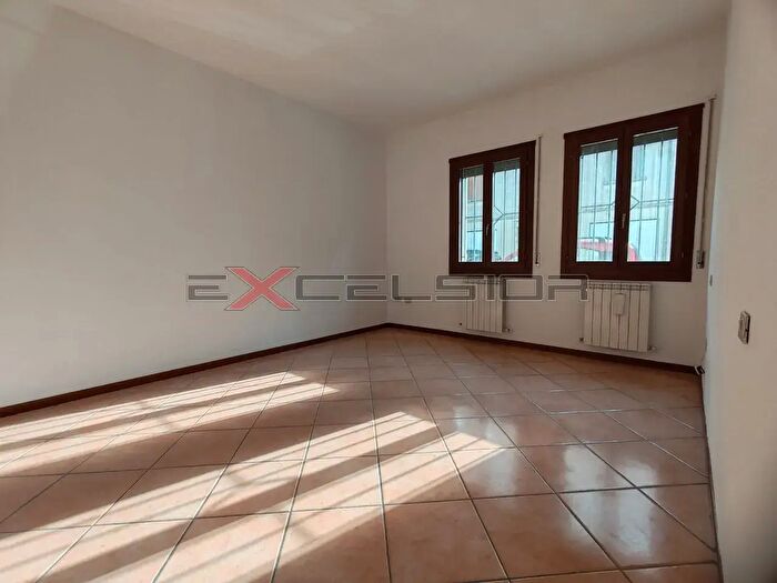 Appartamento quadrilocale in affitto in Adria Corso G Mazzini, Adria