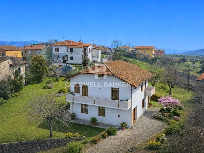 Casa con 6 locali in vendita in Via Grande, Saludecio