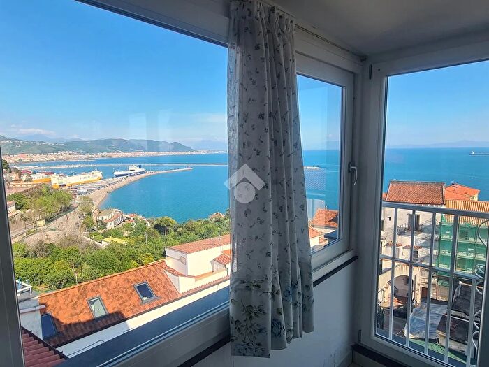 Appartamento con 6 locali in vendita in Via Scialli Primo, Vietri Sul Mare