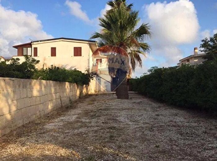 Appartamento con 6 locali in vendita in Bovemarino, Noto