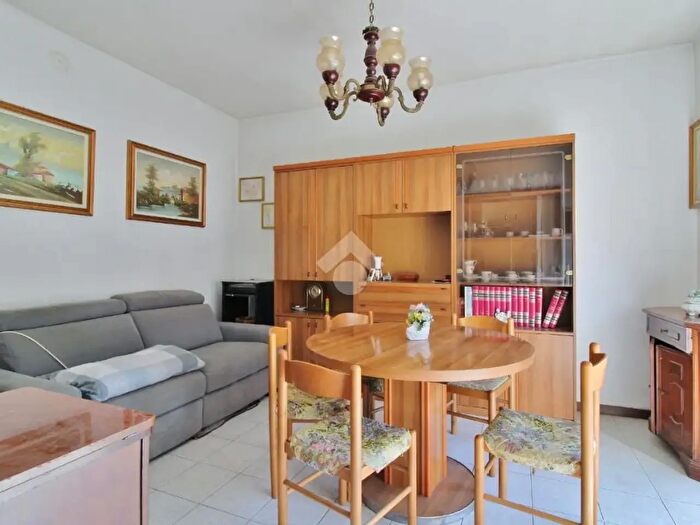 Appartamento trilocale in vendita in Via XXV Aprile, Voghera