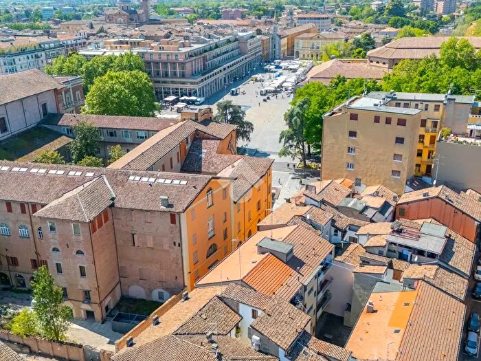 Appartamento trilocale in vendita in Via Angelo Secchi, Reggio Emilia