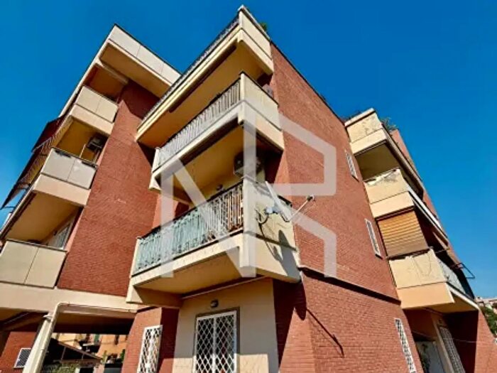 Appartamento trilocale in vendita in Via degli Zigoli, Roma