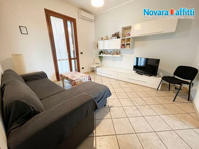 Appartamento bilocale in affitto in Via Ludovico Antonio Muratori, Lumellogno Pagliate, Novara