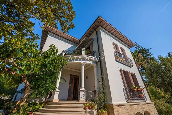 Casa con 12 locali in vendita in Bordighera