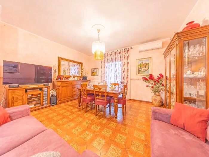 Appartamento trilocale in vendita in Via Dino Pompili, Monterotondo