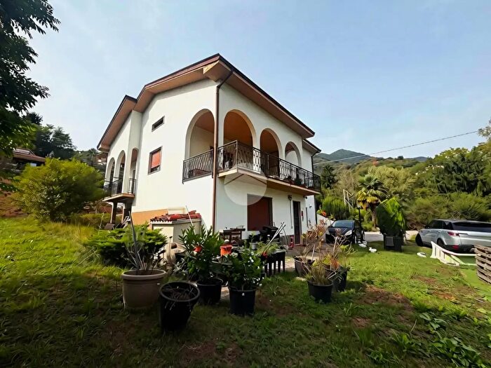 Casa con 6 locali in vendita in Via Moioli, Cenate Sopra
