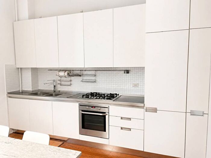 Appartamento bilocale in affitto in Via Giovanni Pierluigi da Palestrina, Centrale, Milano