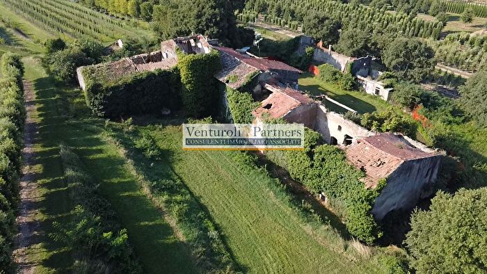 Casa in vendita in Via Pozze, Lonato