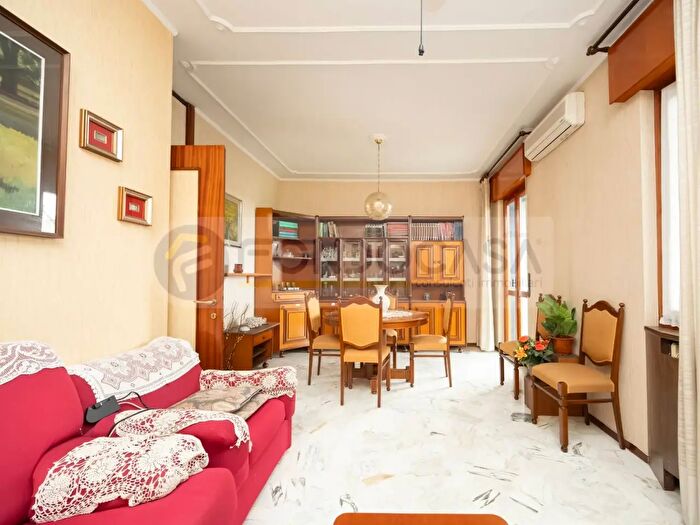 Appartamento trilocale in vendita in Via del Ricordo, Milano