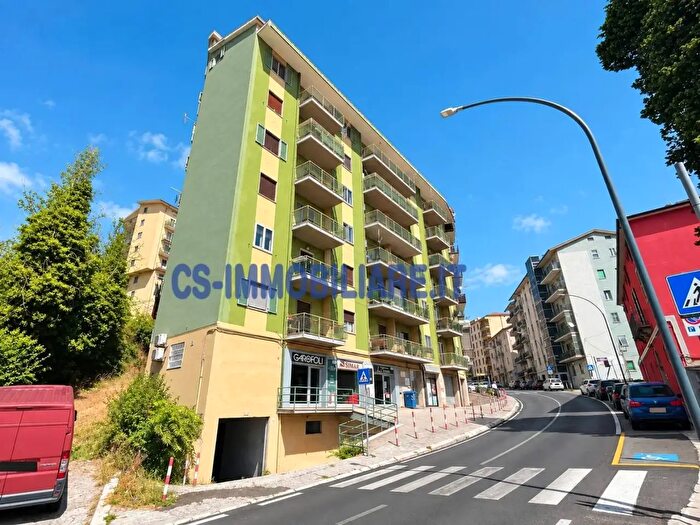 Appartamento con 5 locali in vendita in Via Vaccaro, Potenza