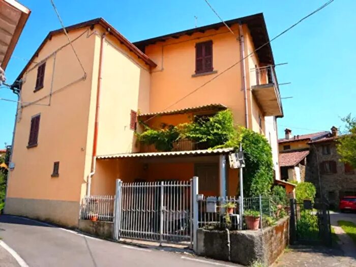 Casa quadrilocale in vendita in Via Pratolongo, Sotto Il Monte Giovanni Xxiii