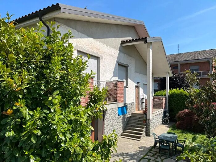 Casa quadrilocale in vendita in Via Cristoforo Colombo, Poirino