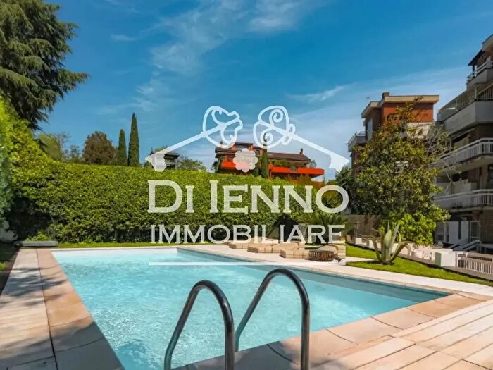 Appartamento con 5 locali in vendita in Roma