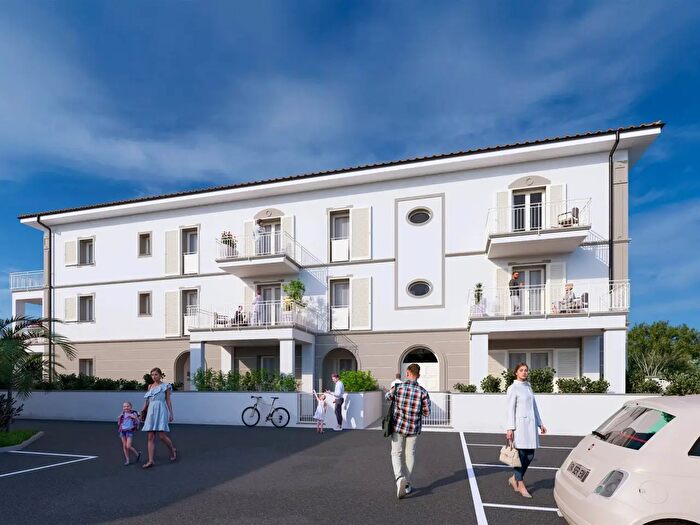 Appartamento trilocale in vendita in Cecina