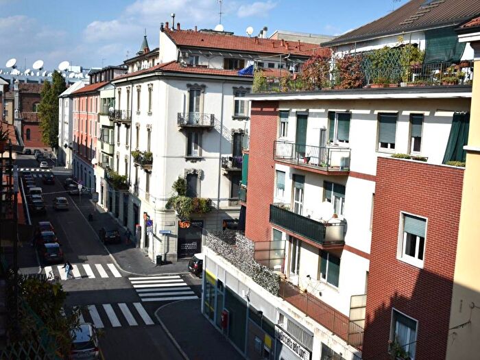 Appartamento trilocale in affitto in Via Monte Cengio, Santa Giulia, Milano