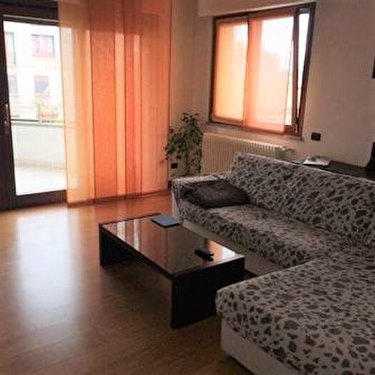 Appartamento bilocale in affitto in Via Giosuè Carducci, Saronno