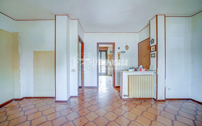 Appartamento trilocale in vendita in Via Niccolò Paganini, Gallarate