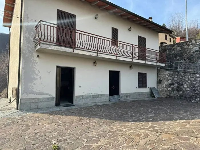 Casa con 5 locali in vendita in Località Croce di Stazzana Colle, Castelnuovo di Garfagnana