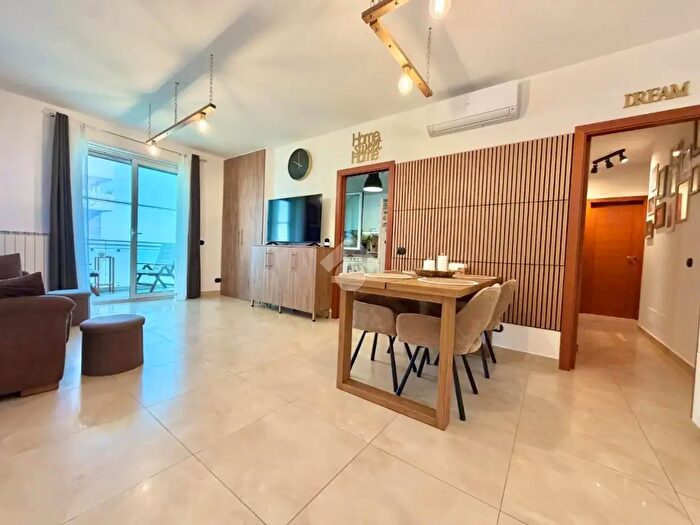 Appartamento trilocale in vendita in Via Mimmo Conenna, Bari