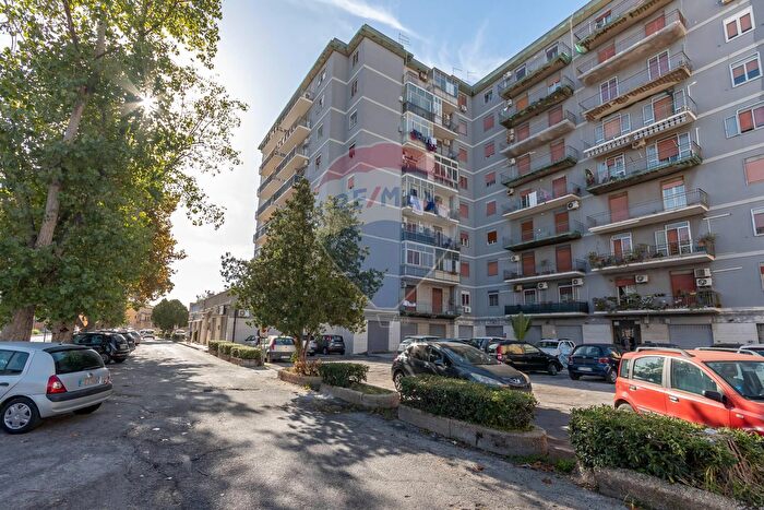 Appartamento trilocale in vendita in Viale dei Comuni, Siracusa