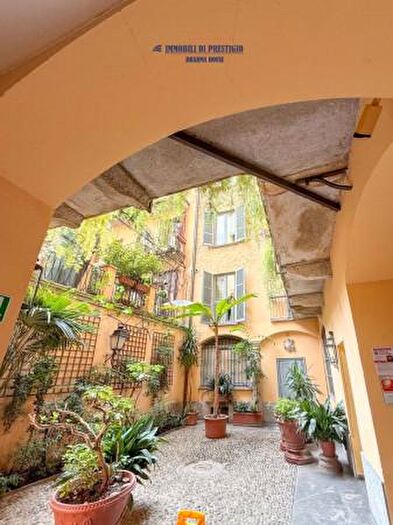 Appartamento trilocale in vendita in Via Fiori Chiari, Milano