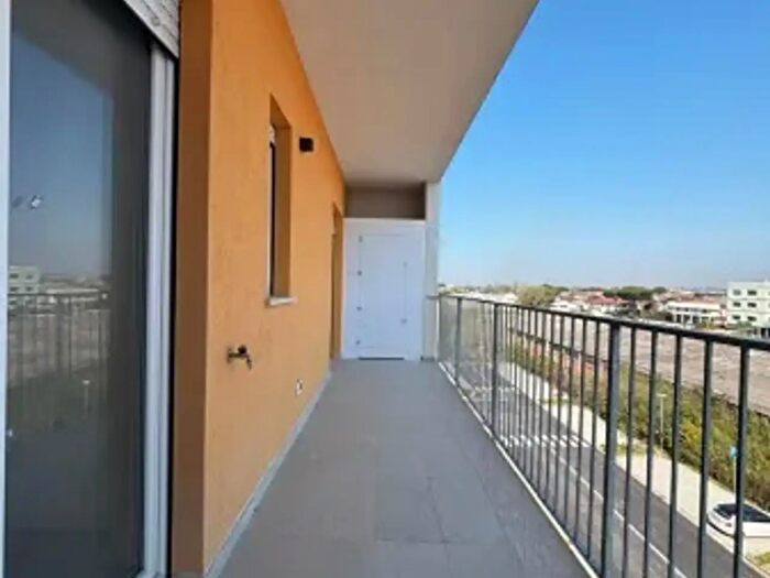 Appartamento con 5 locali in vendita in Via Stanislao Cannizzaro, Pisa