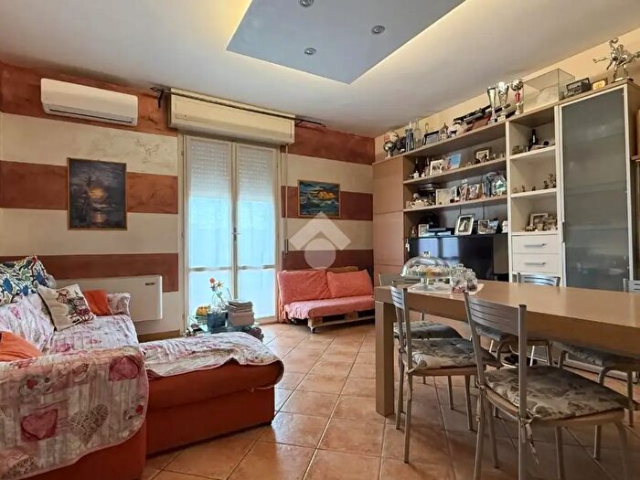 Appartamento trilocale in vendita in Via Raffaello Sanzio, Orzinuovi