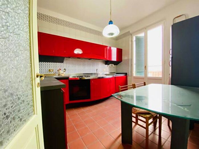 Appartamento quadrilocale in vendita in Via del Tiro a Segno, Lucca