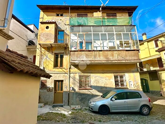 Appartamento bilocale in vendita in Vicolo Ceretti, Novi Ligure