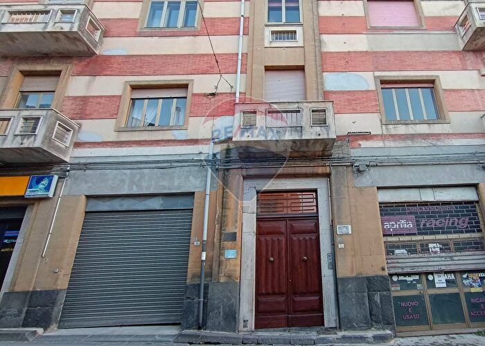 Appartamento con 7 locali in vendita in Via SantAgata, Enna