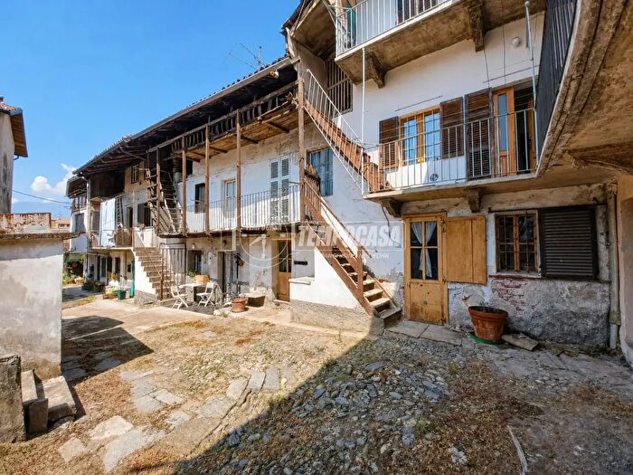 Casa trilocale in vendita in Via alle Scuole, Biella