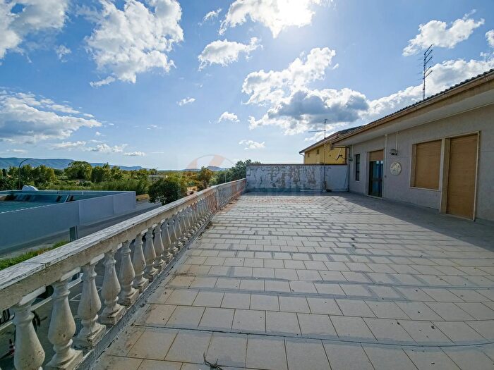 Appartamento con 6 locali in vendita in Via Cagliari, Domusnovas