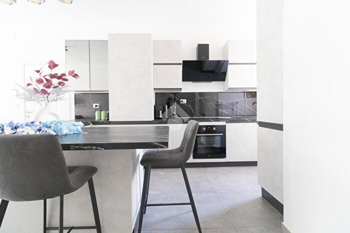 Appartamento trilocale in vendita in Via Adamello, Carpi