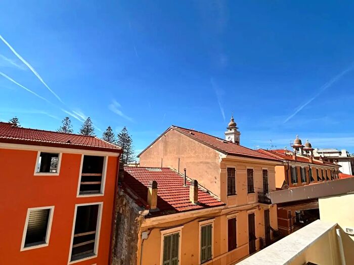 Appartamento trilocale in vendita in Via Vittorio Emenuele, Bordighera