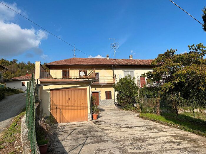 Casa quadrilocale in vendita in Via Curto, Villamiroglio