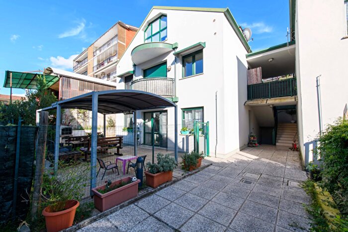 Appartamento con 6 locali in vendita in Gorizia Via del San Michele, Gorizia